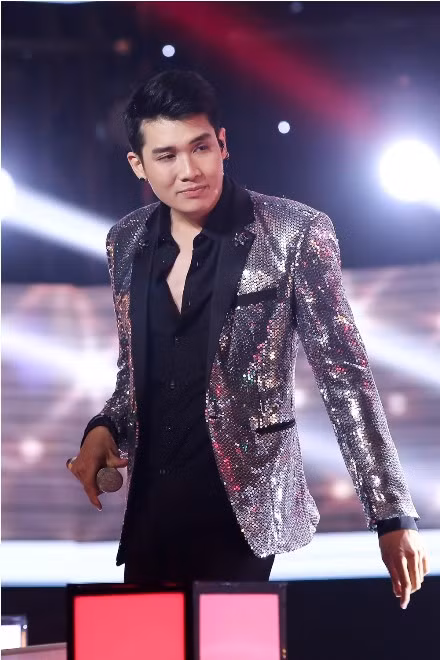 The Voice 2017: Học trò Thu Minh diễn đến mức bị nghi ngờ là... yêu nhau ảnh 1
