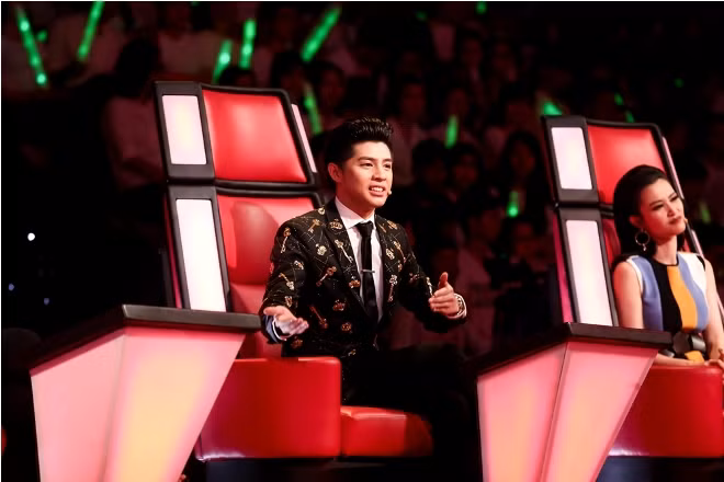 The Voice tập 7: HLV Thu Minh mang món ăn đẳng cấp 'Thuỷ- Hoả- Thổ' trên sân khấu ảnh 6