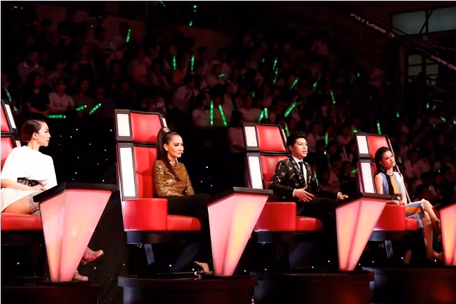 The Voice tập 7: HLV Thu Minh mang món ăn đẳng cấp 'Thuỷ- Hoả- Thổ' trên sân khấu ảnh 4
