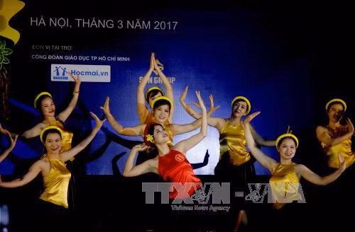 Cùng ngắm các cô giáo tài năng duyên dáng ảnh 2