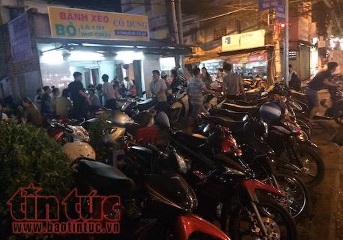 Vỉa hè TP Hồ Chí Minh sáng thông thoáng, tối lại nhếch nhác ảnh 8