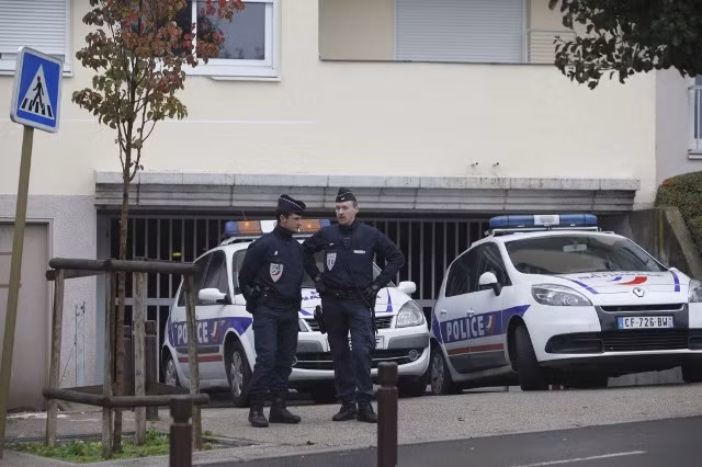 Pháp sơ tán văn phòng công tố ở Paris vì cảnh báo bom ảnh 1