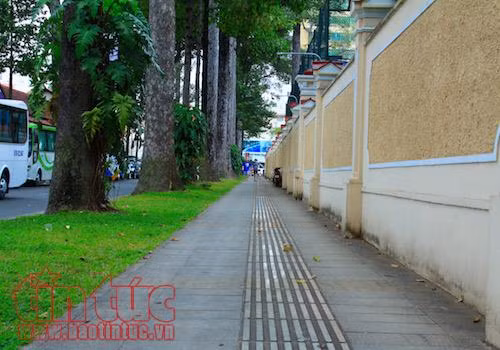Sải bước trên những vỉa hè đẹp nhất Sài Gòn ảnh 3