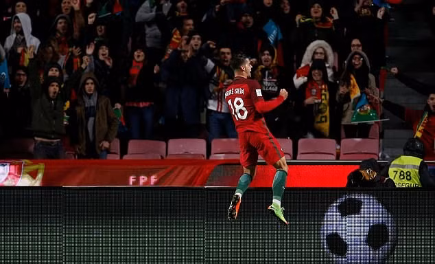 Cristiano Ronaldo sút phạt trái phá từ khoảng cách gần 30m, Bồ Đào Nha thắng dễ Hungary ảnh 2