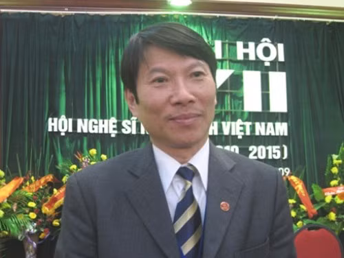 Chủ tịch Hội Nghệ sĩ Nhiếp ảnh nói về nghi vấn 'vừa đá bóng, vừa thổi còi' ảnh 2