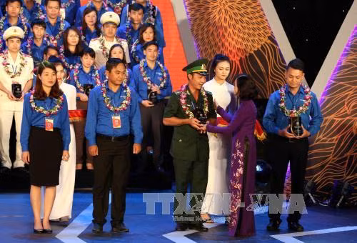 Giữ ngọn lửa truyền thống của Đoàn trong thế hệ trẻ hiện nay ảnh 1