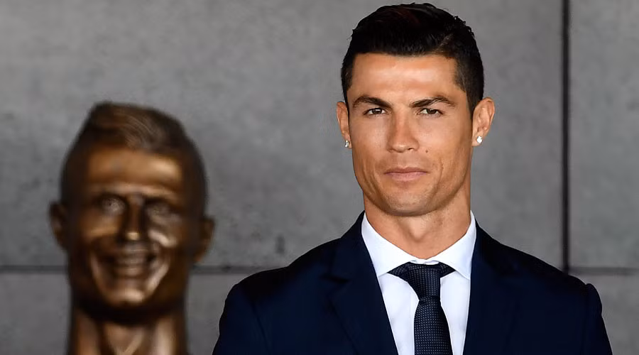 Cristiano Ronaldo phát sốt với chiến dịch chế ảnh chê bai của dân mạng vì lộ tượng xấu ảnh 1