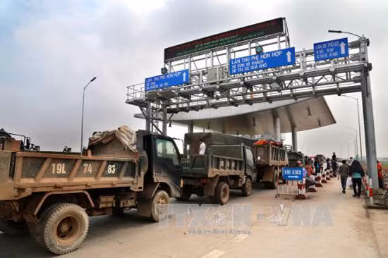 Đề xuất giảm phí dịch vụ sử dụng đường bộ trên Quốc lộ 32 ảnh 1