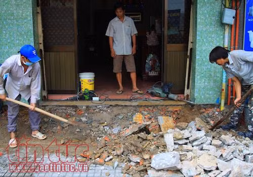 Nhận được thông báo, người dân tự giác ‘trả' vỉa hè ảnh 1