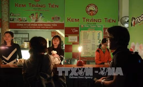 Giờ Trái đất 2017: Tiết kiệm 471.000 kWh điện và ý nghĩa lớn 'Bật tương lai' ảnh 2