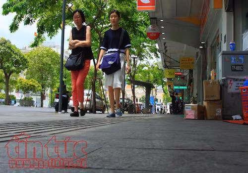 Sải bước trên những vỉa hè đẹp nhất Sài Gòn ảnh 10