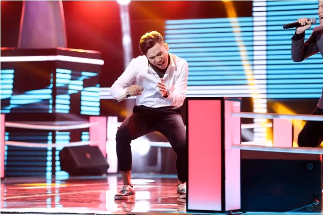 The Voice 2017: Ali Hoàng Dương lột xác, thắng trong thế 'chân kiềng' ảnh 5