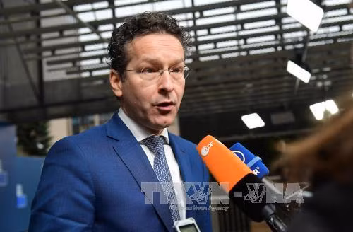 Chủ tịch Eurogroup không định từ chức sau tuyên bố phân biệt chủng tộc ảnh 1