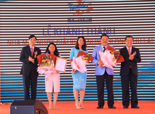 Vận hành dây chuyền nước giải khát hiện đại nhất thế giới tại Nhà máy Number One Chu Lai ảnh 3