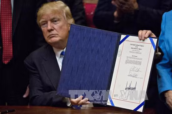 Bang California chống lệnh ông Trump hủy bỏ chính sách năng lượng sạch ảnh 1