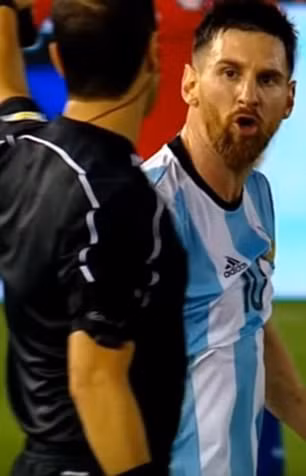 Lionel Messi nhận án cấm thi đấu quốc tế 4 trận ngay trước giờ ra sân Bolivia ảnh 2