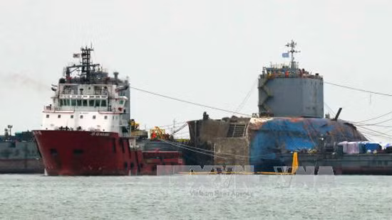 Hàn Quốc chỉ định 5 nhà điều tra tìm nguyên nhân chìm phà Sewol ảnh 1