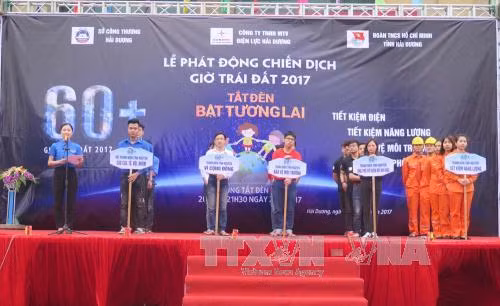 Cả nước hưởng ứng Giờ Trái đất 2017 'Tắt đèn - Bật tương lai' ảnh 18