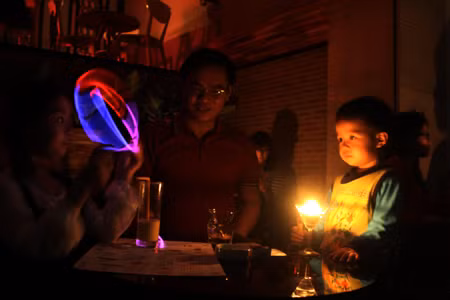 Giờ Trái đất 2014: Việt Nam tiết kiệm 431.000 kWh điện ảnh 1