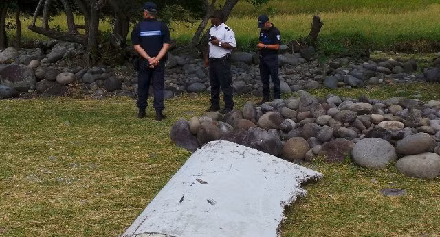 Mảnh vỡ ở Thái Lan có thể là mũi chiếc MH370 ảnh 1