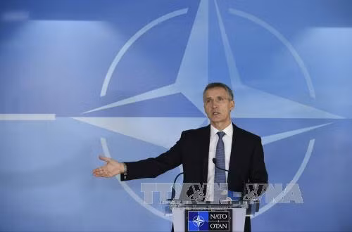 NATO muốn mở lại kênh đám phán chính thức với Nga ảnh 1