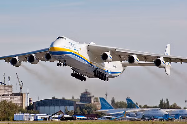 Ukraine giải thể Công ty chế tạo máy bay Antonov ảnh 1