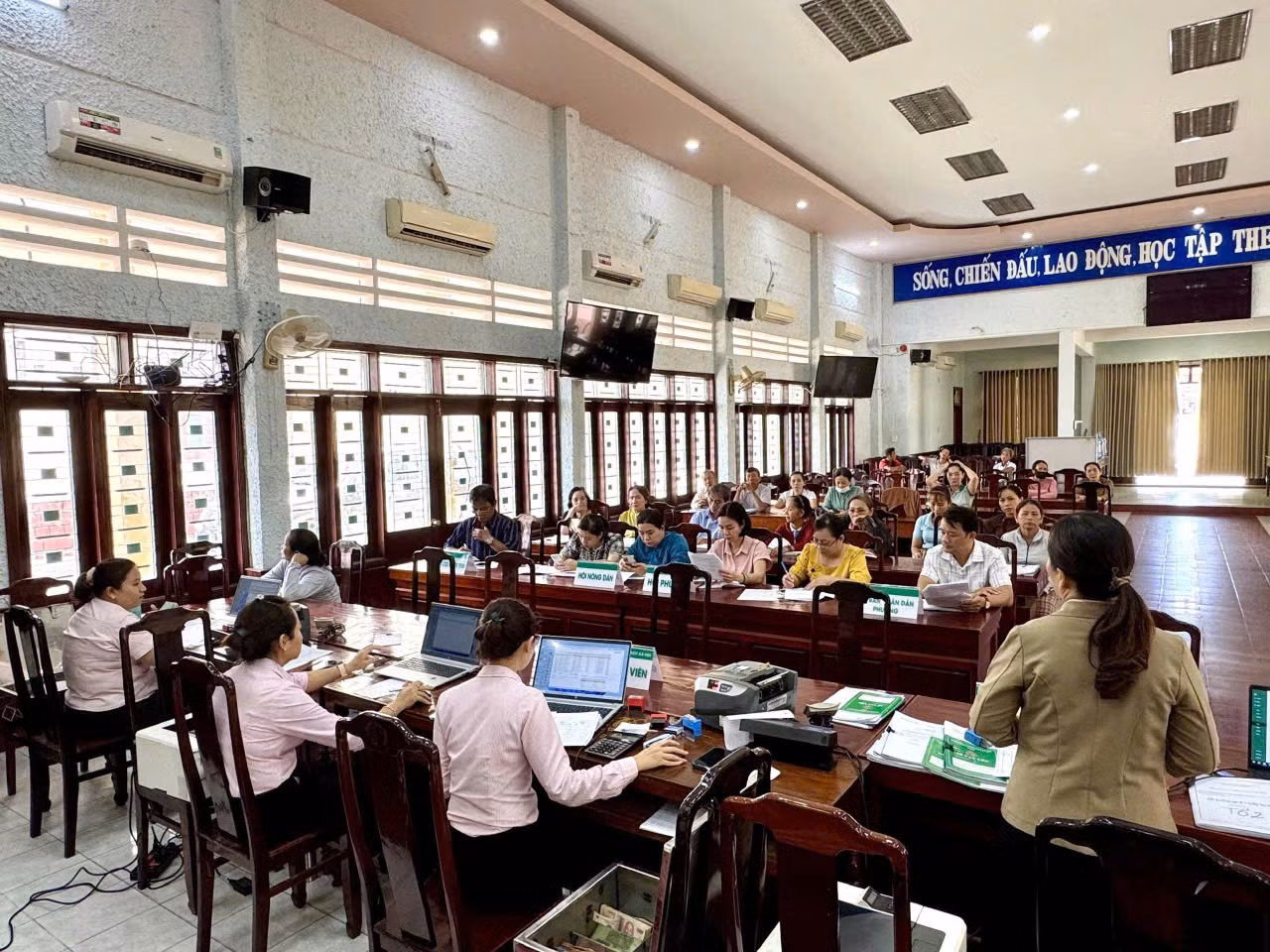 Chú thích ảnh