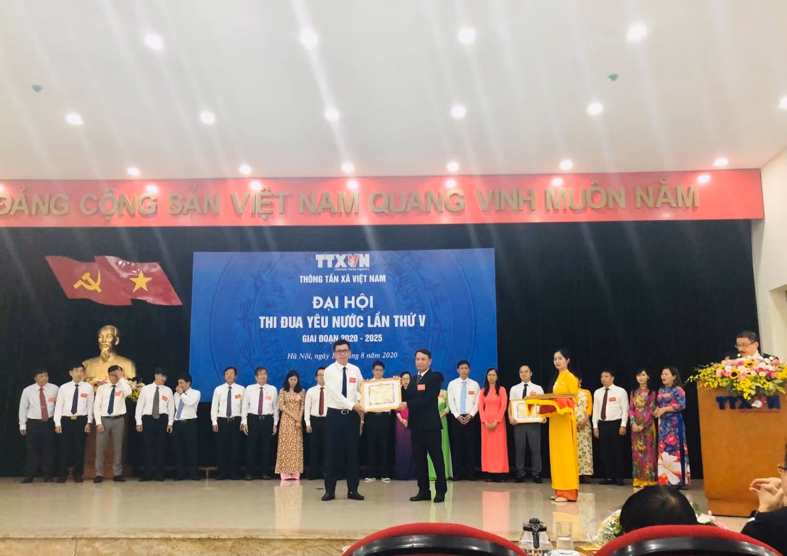 Chú thích ảnh