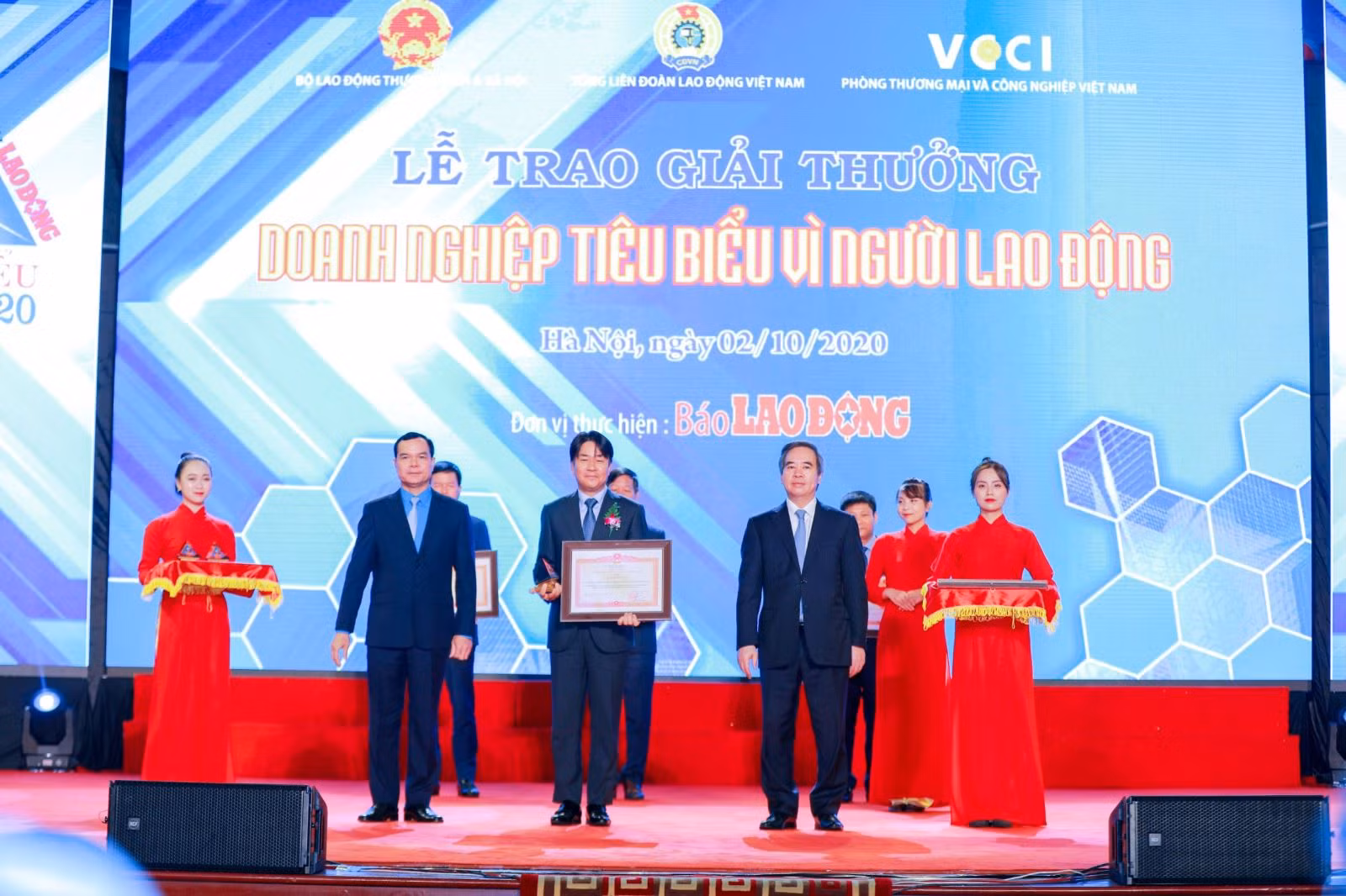 Chú thích ảnh