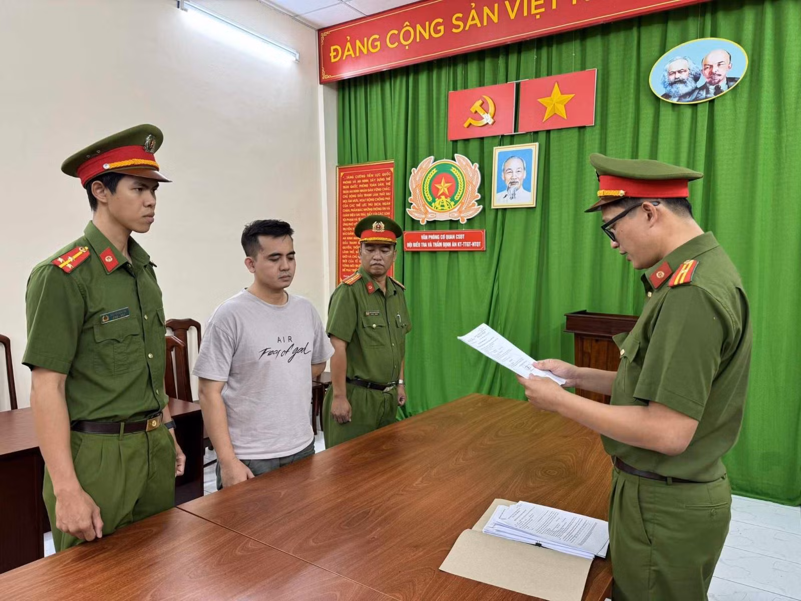 Chú thích ảnh