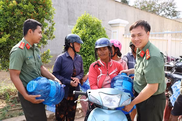 Chú thích ảnh