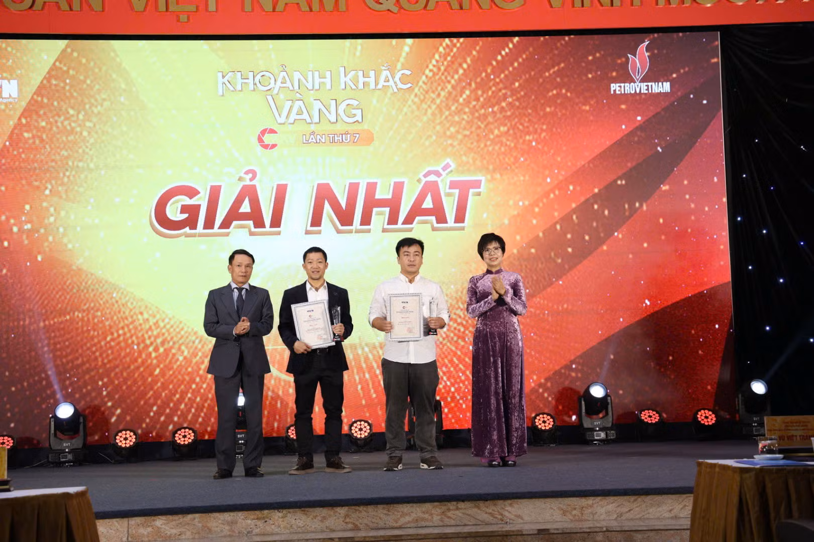 Chú thích ảnh