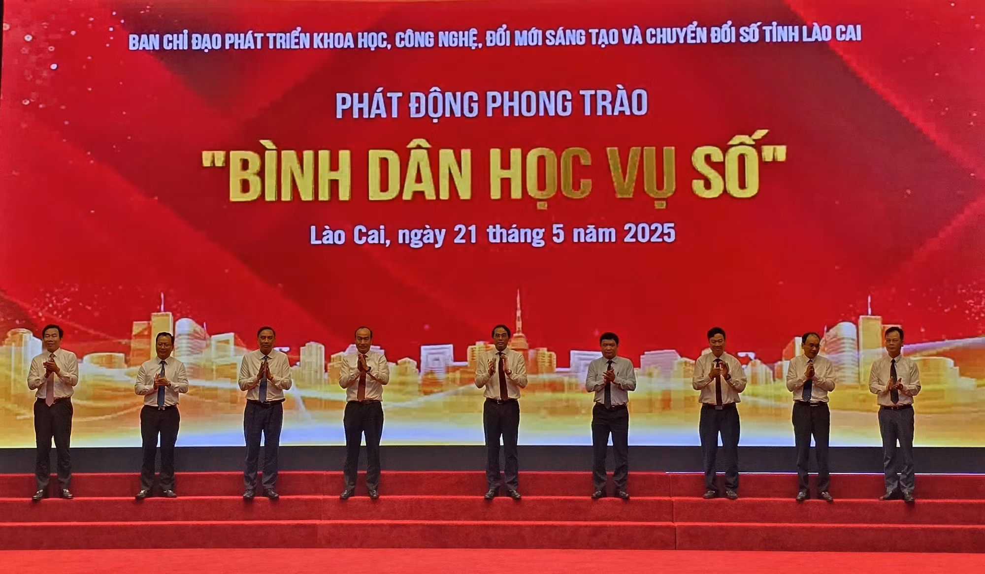 Lào Cai phát động phong trào "Bình dân học vụ số".