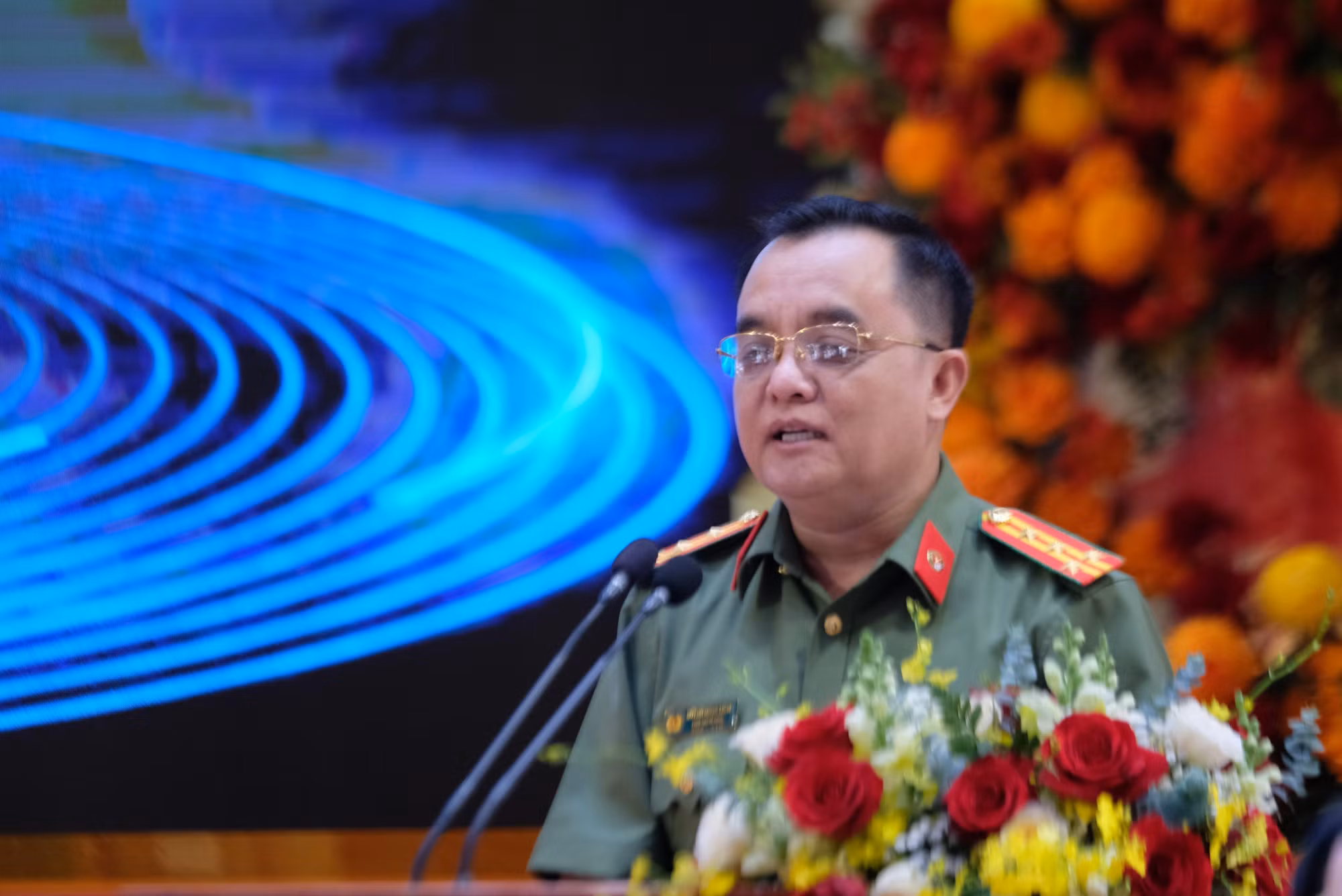 Đại tá Huỳnh Ngọc Liêm, Phó Giám đốc Công an tỉnh Lâm Đồng phát biểu tại chương trình.