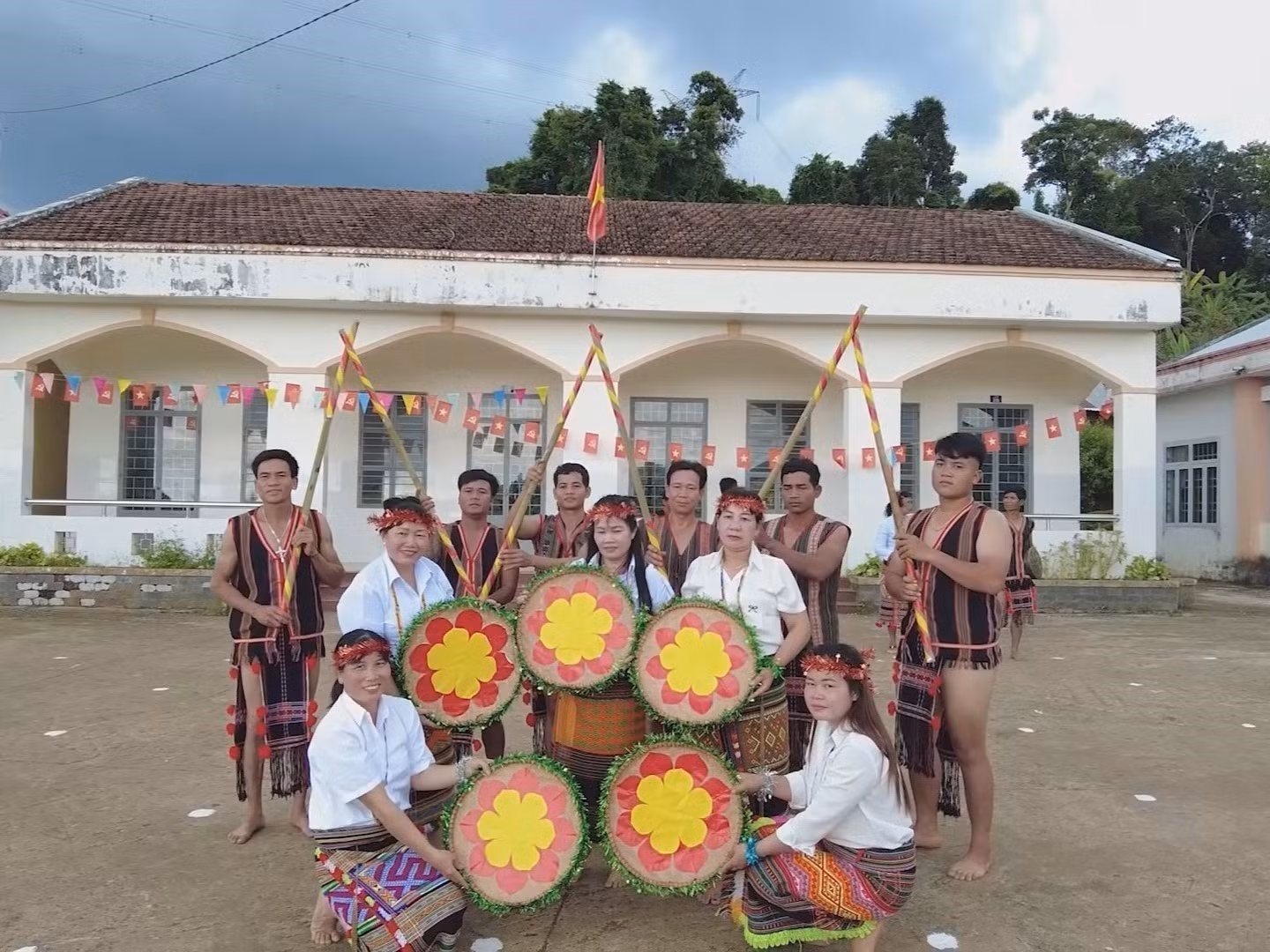 stieng-1.jpg