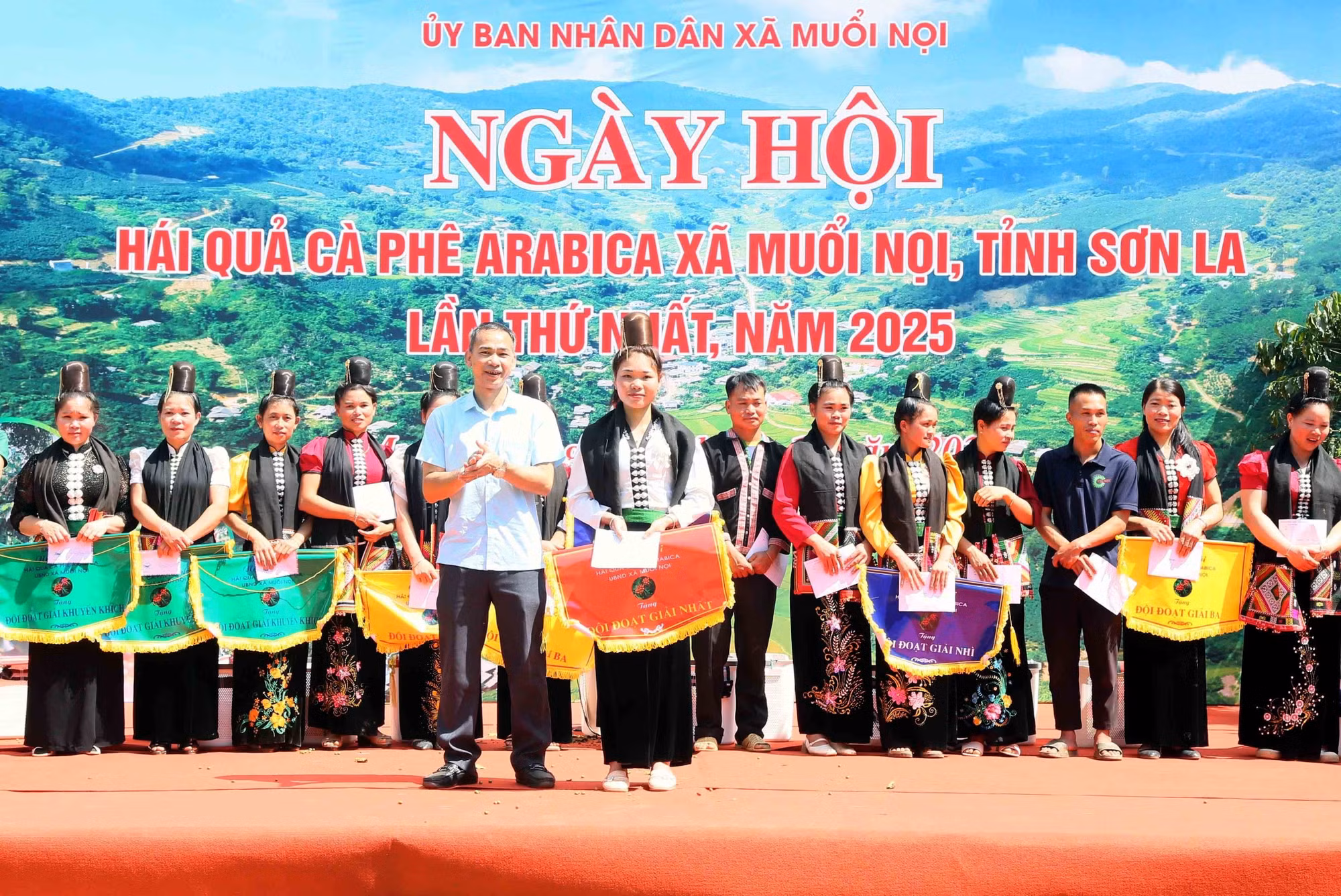 son-la-le-hoi-11.jpg