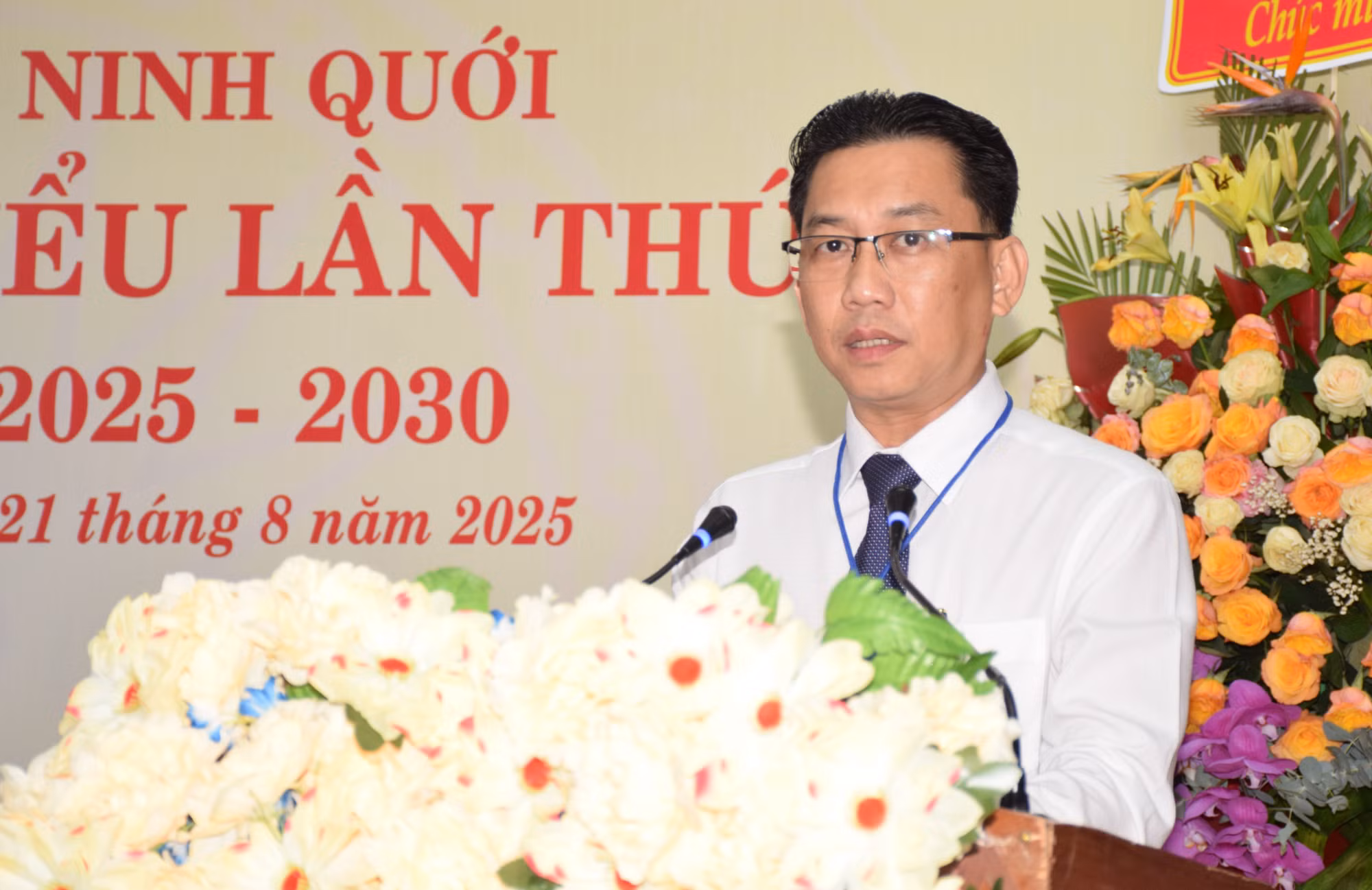 Bí thư Đảng ủy xã Ninh Quới Nguyễn Minh Nhựt phát biểu khai mạc Đại hội.