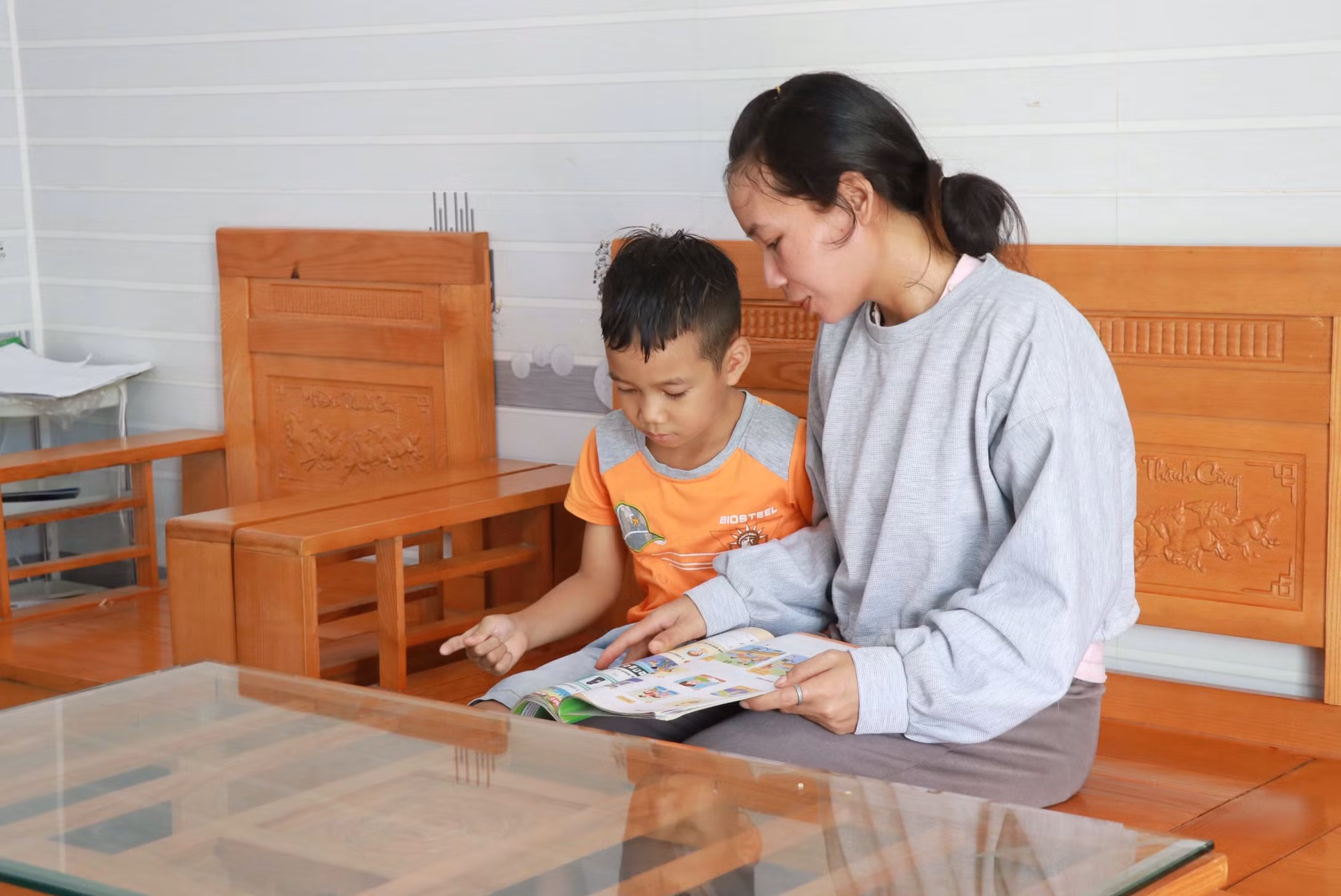Gia đình chị Cao Thị Tâm, trú tại thôn Liên Hòa, xã Khánh Sơn, là một trong những hộ dân Raglai được hỗ trợ chuyển đổi sang trồng cây sầu riêng.
