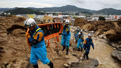 Số người chết trong vụ lở đất Hiroshima tiếp tục tăng ảnh 1