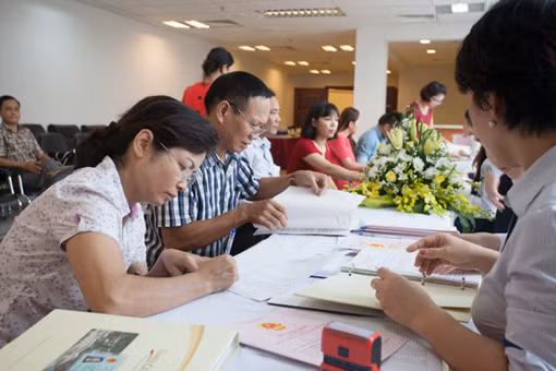Thêm hàng trăm khách hàng Vinhomes nhận sổ đỏ ảnh 2