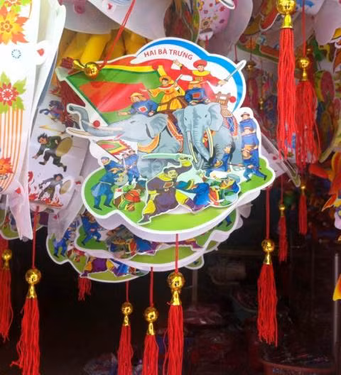 Đèn lồng 'biển đảo' đón Trung thu ảnh 8
