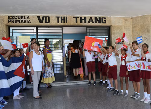 'Nụ cười chiến thắng' còn mãi trong lòng các bạn Cuba ảnh 1