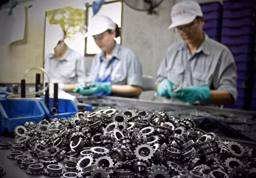Quy định mới về nhập khẩu máy cũ làm khó doanh nghiệp ảnh 1