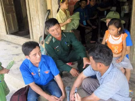 Tình quân dân dưới chân núi Kà Đay ảnh 2