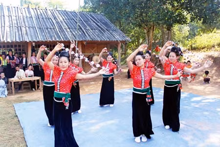 Người giữ lửa điệu múa Thái ở Sơn La ảnh 3