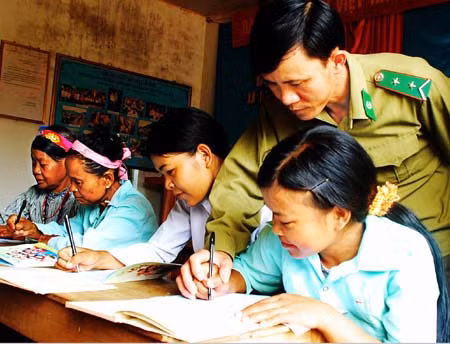 Tình quân dân dưới chân núi Kà Đay ảnh 1