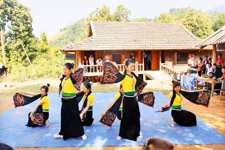 Người giữ lửa điệu múa Thái ở Sơn La ảnh 4