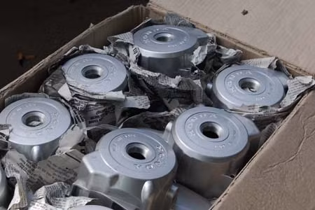 Thu giữ hơn 500 ốp lốc máy giả hiệu hãng Honda ảnh 2