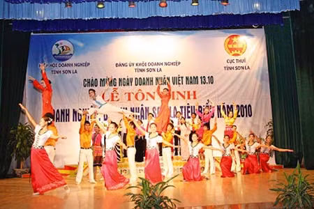 Người giữ lửa điệu múa Thái ở Sơn La ảnh 2