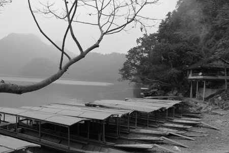 Lên hồ Ba Bể nhớ thuyền độc mộc ảnh 2
